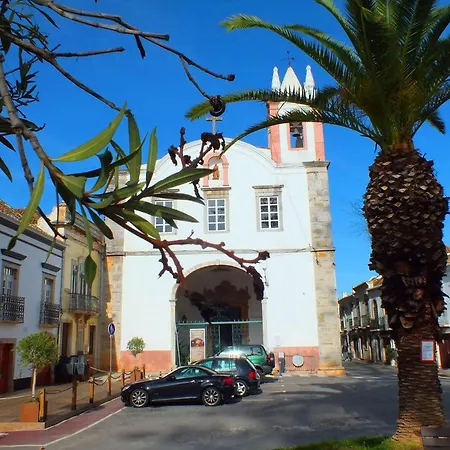 Nina-superb Town Centre Location