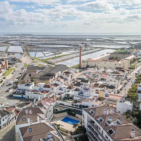 Nina-superb Town Centre Location