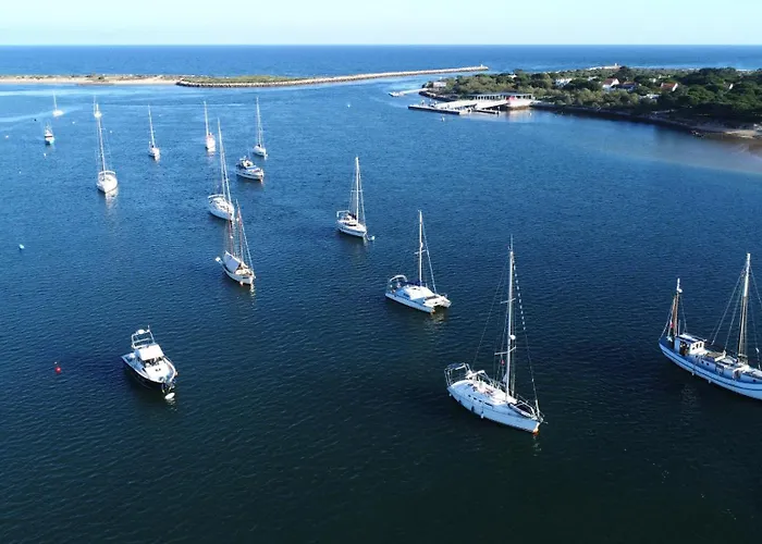 Nina-superb Town Centre Location *