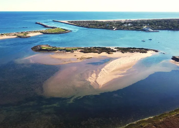 Nina-superb Town Centre Location *