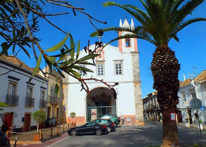 Nina-superb Town Centre Location