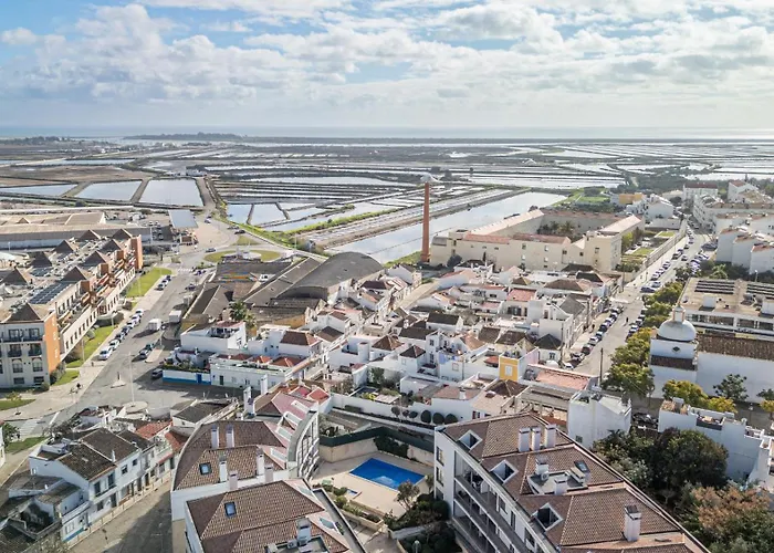 Nina-superb Town Centre Location